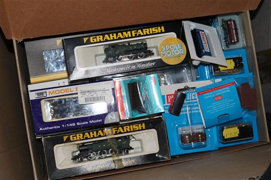 Graham Farish, Peco & other N-gauge loco, boxed, with track, control box, instructions, etc & 53 delPrado train models (Q)